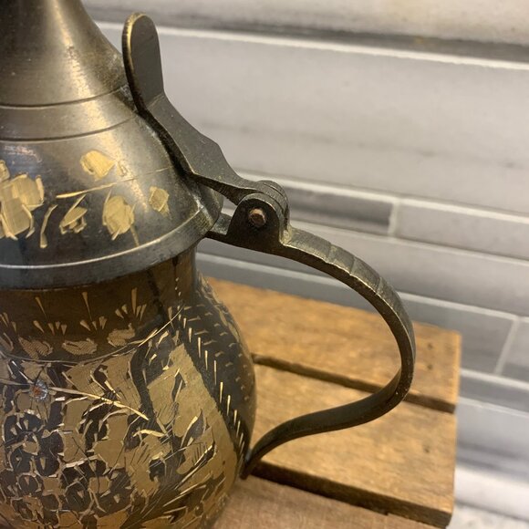 Vintage Brass Turkish Teapot Ewer with Lid and Long Spout - Picture 5 of 6
